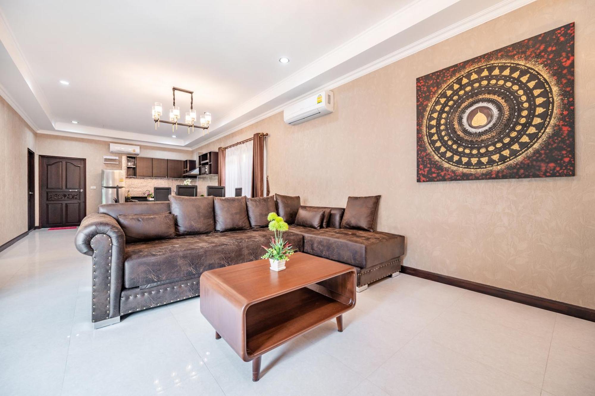 Coastal 3 Bdr Private Pool Pattaya