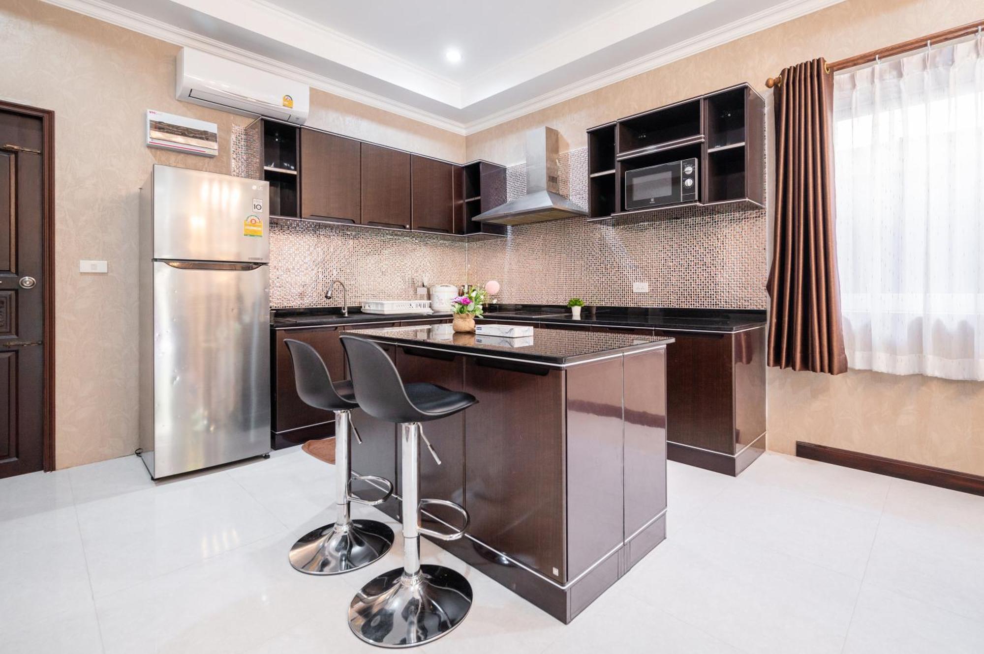 Coastal 3 Bdr Private Pool * Pattaya