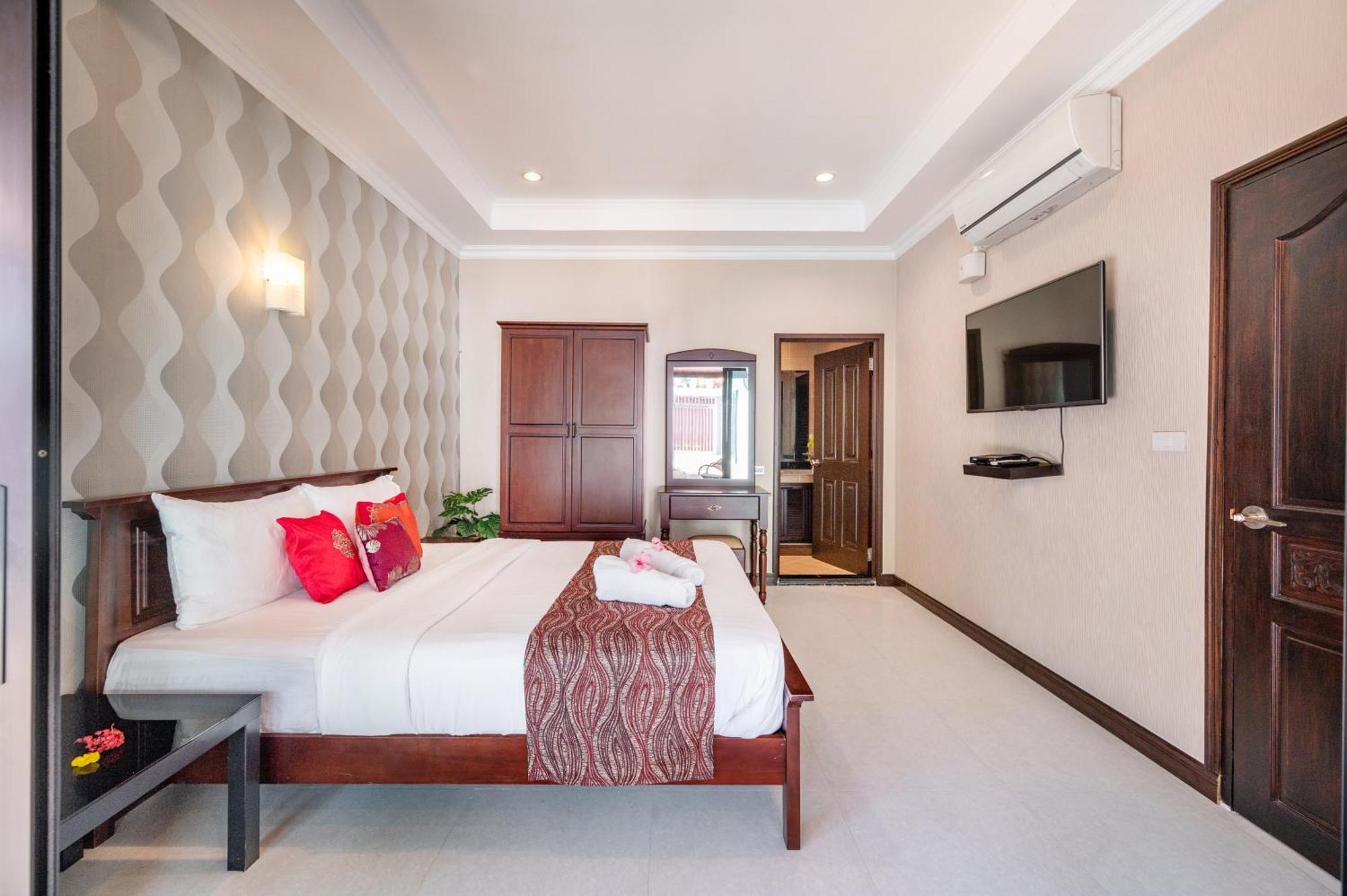 Coastal 3 Bdr Private Pool Villa Pattaya